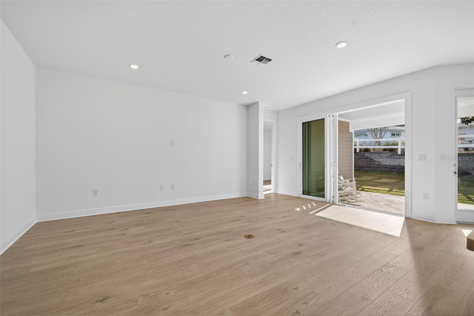 Image 13 of 39 For 983 Fiesta Key Circle