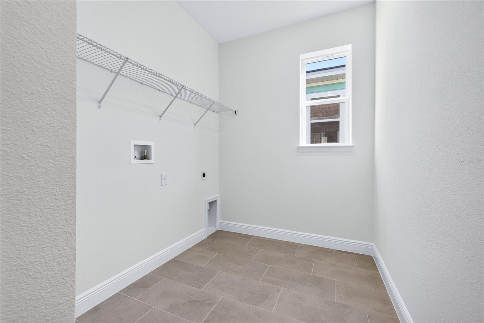 Image 26 of 39 For 983 Fiesta Key Circle