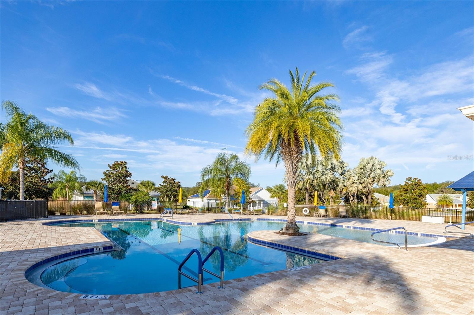 Image 32 of 39 For 983 Fiesta Key Circle