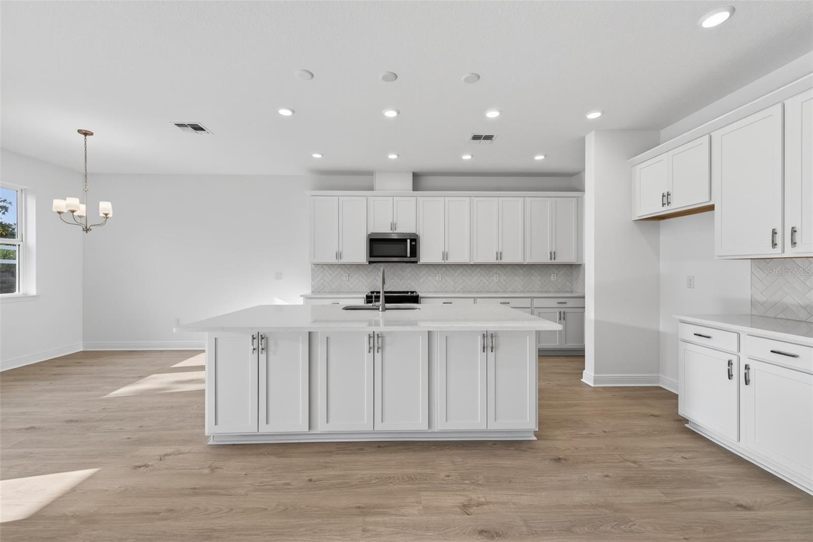 Image 6 of 39 For 983 Fiesta Key Circle