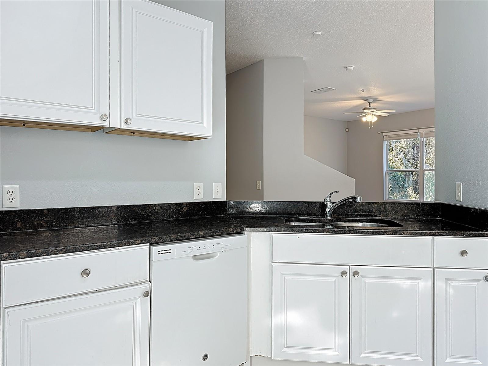 Image 30 of 62 For 1500 Broken Oak Drive 25b