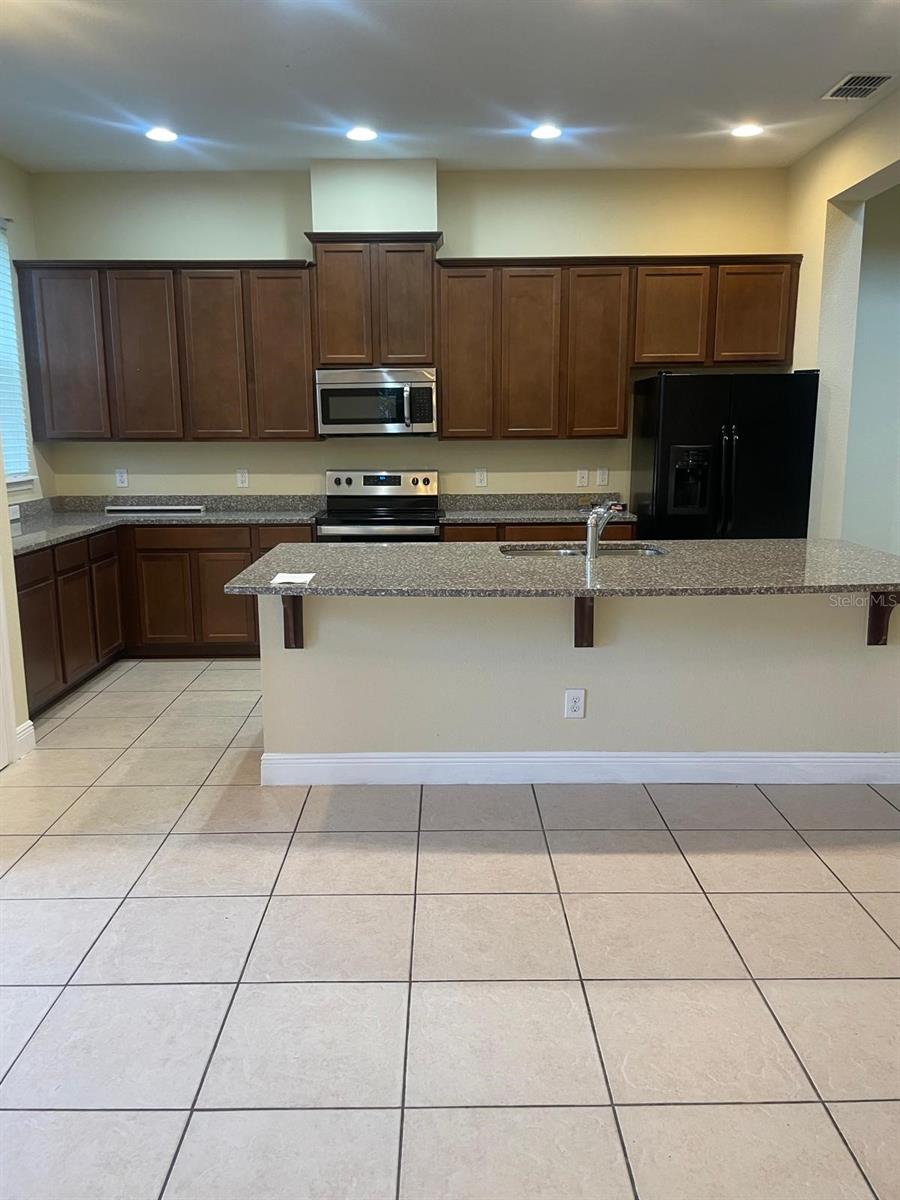 Image 4 of 11 For 14134 Walcott Avenue