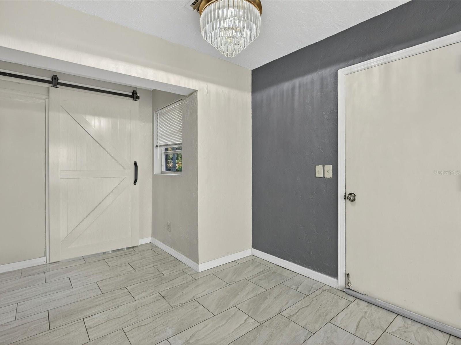 Image 10 of 37 For 1068 Peter Road