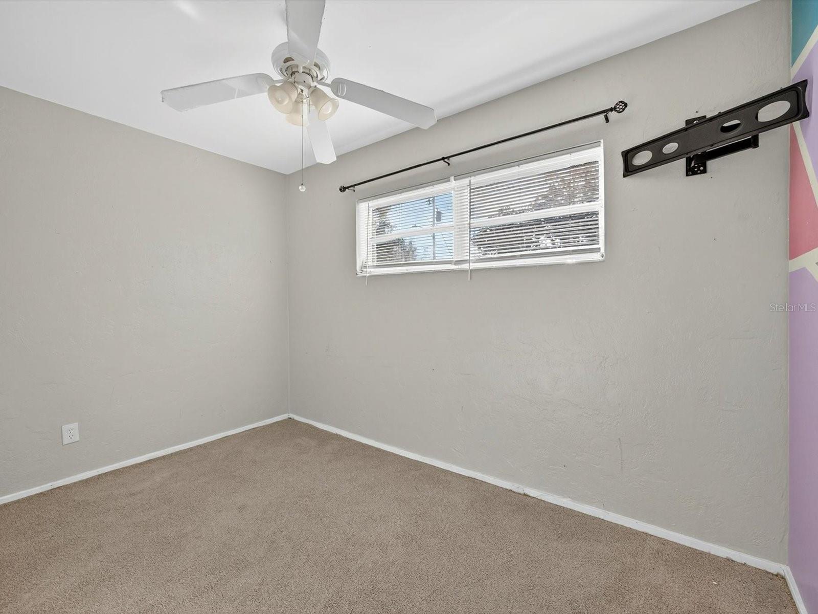 Image 16 of 37 For 1068 Peter Road