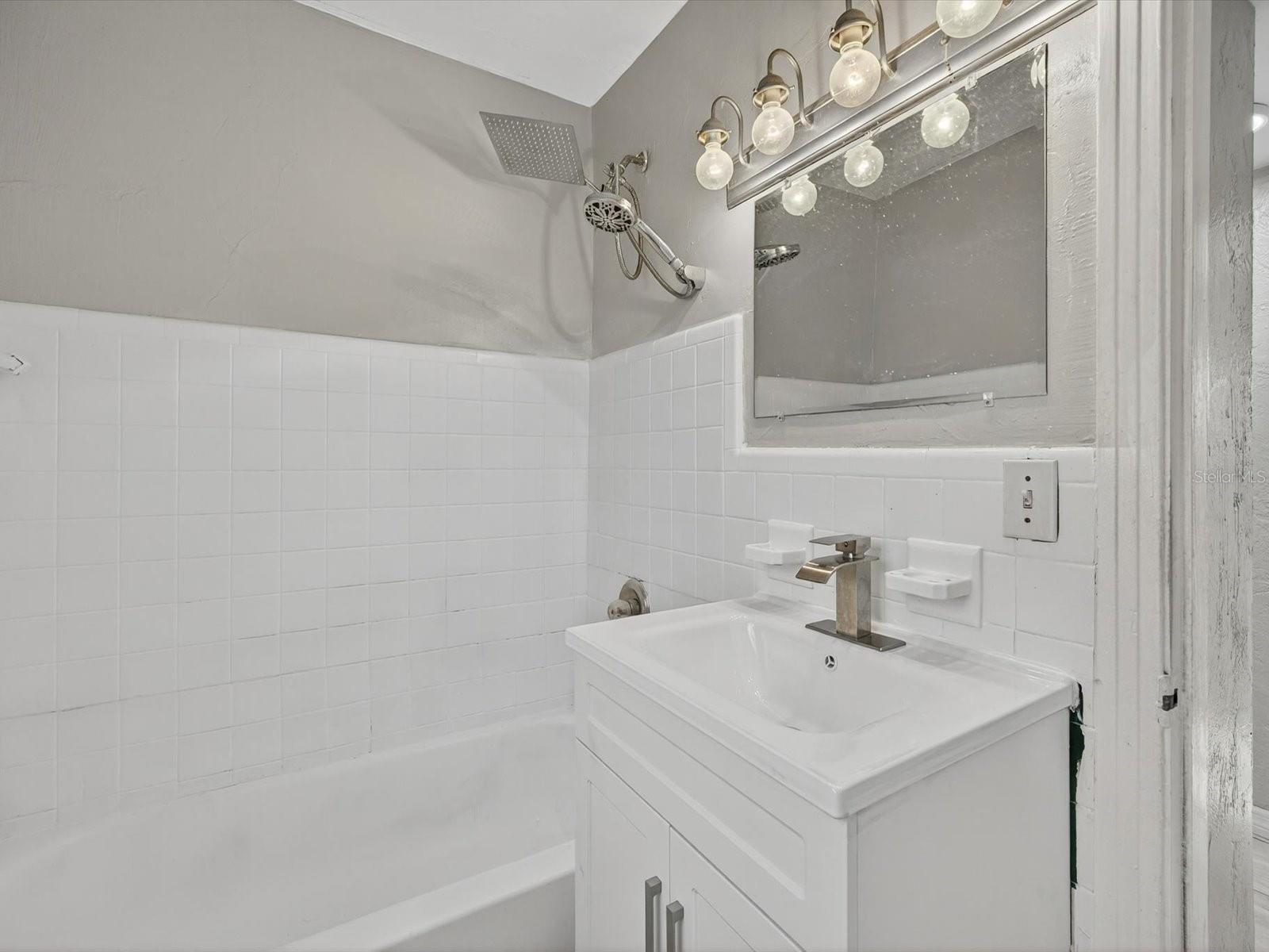 Image 19 of 37 For 1068 Peter Road