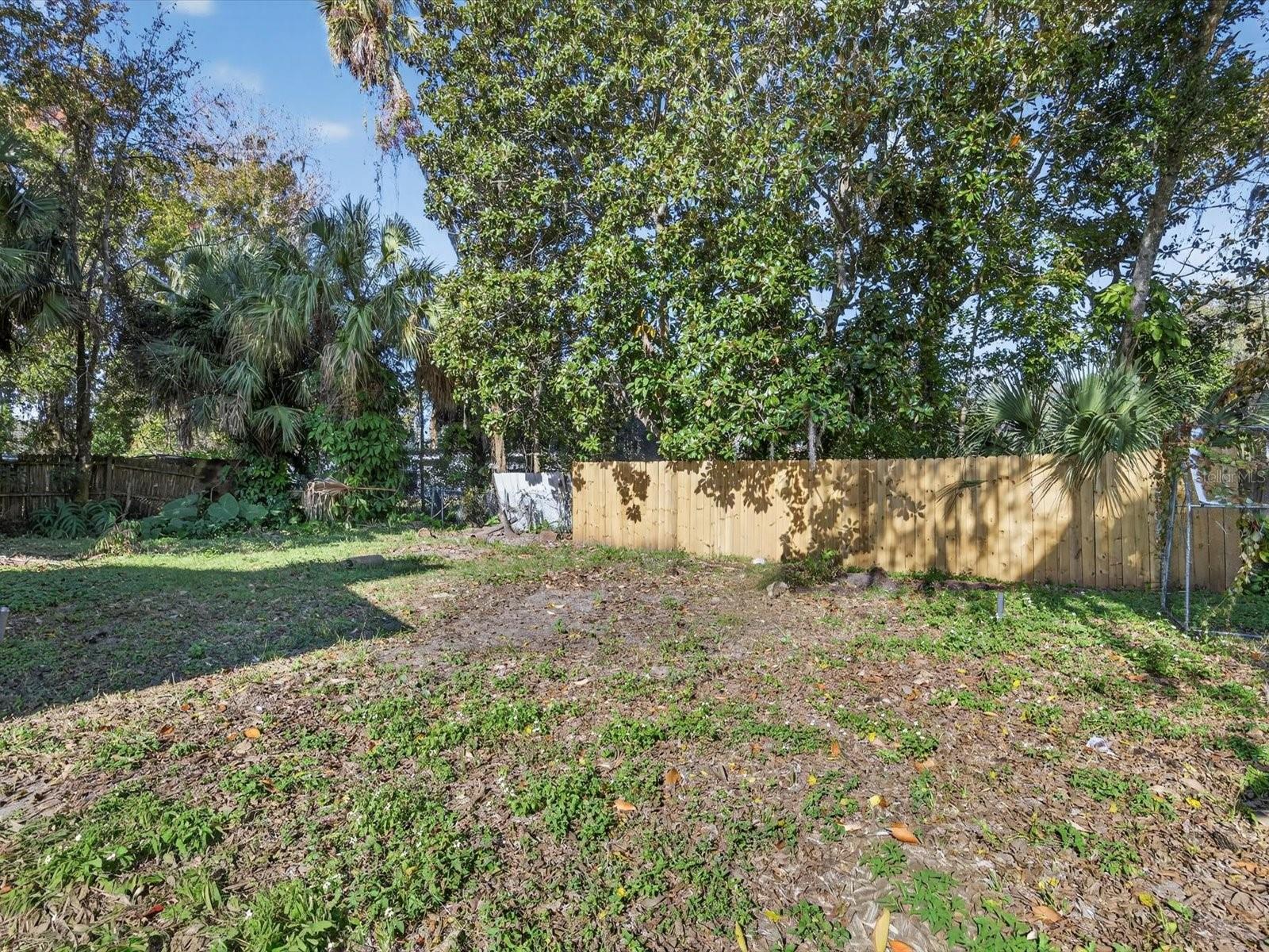 Image 27 of 37 For 1068 Peter Road