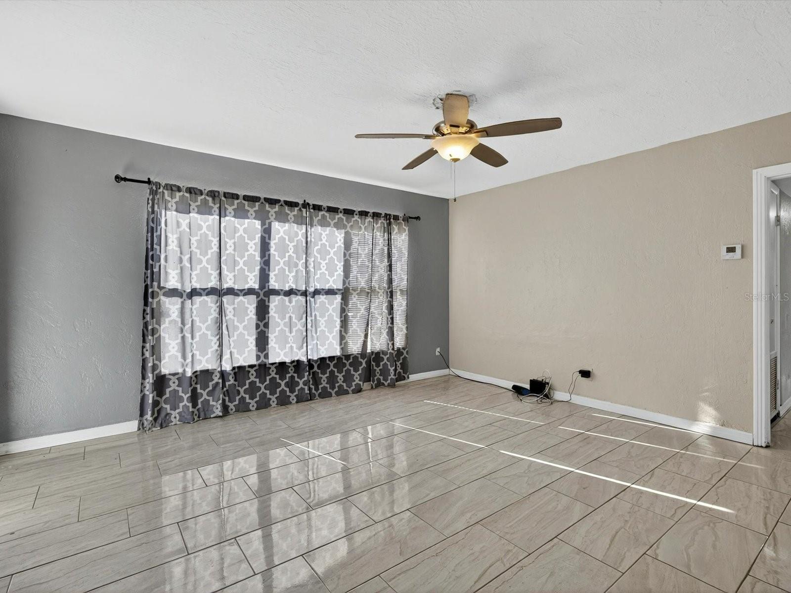 Image 4 of 37 For 1068 Peter Road