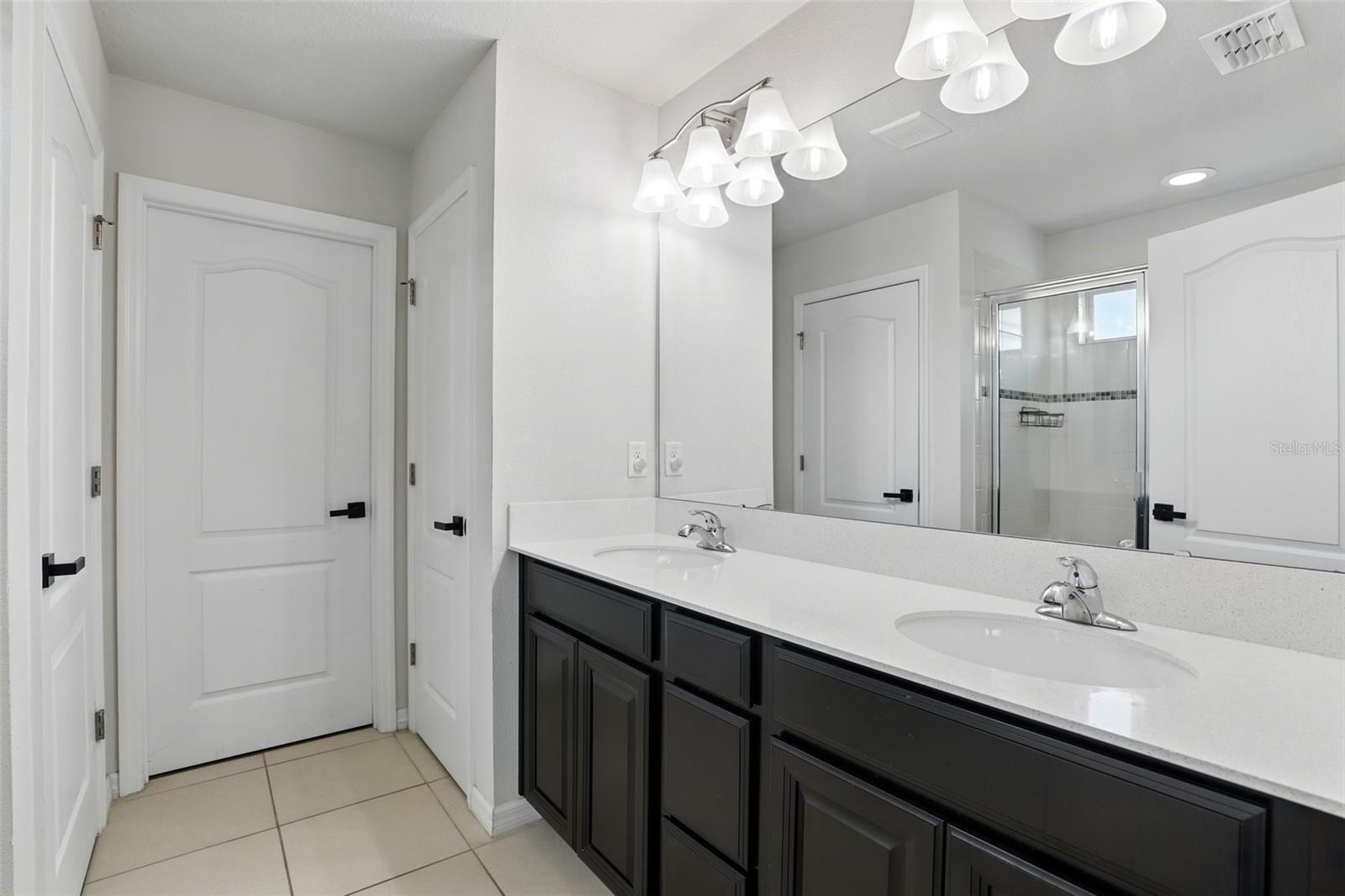 Image 18 of 39 For 1338 Riley Circle