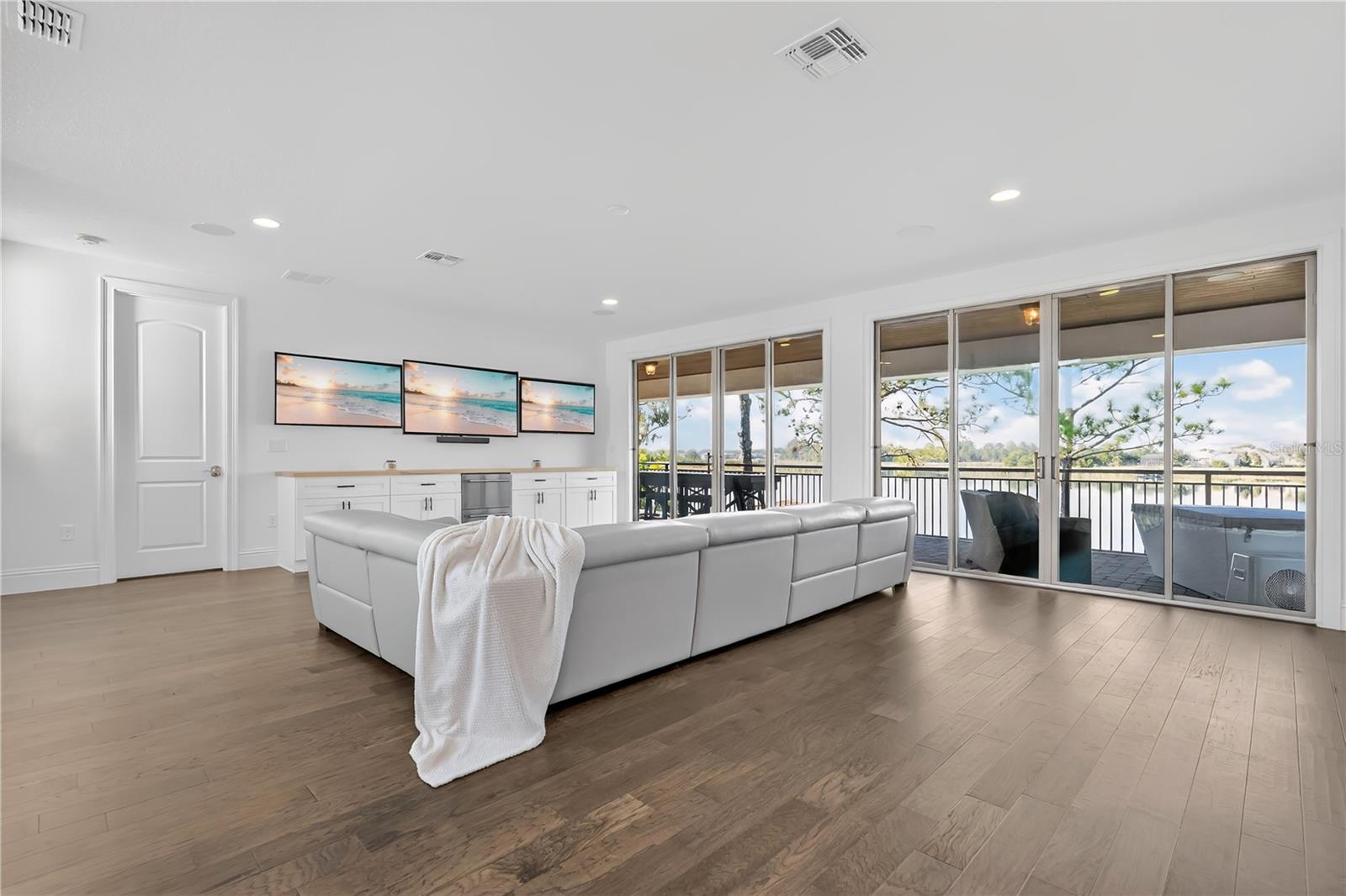 Image 40 of 92 For 9008 Morgana Court