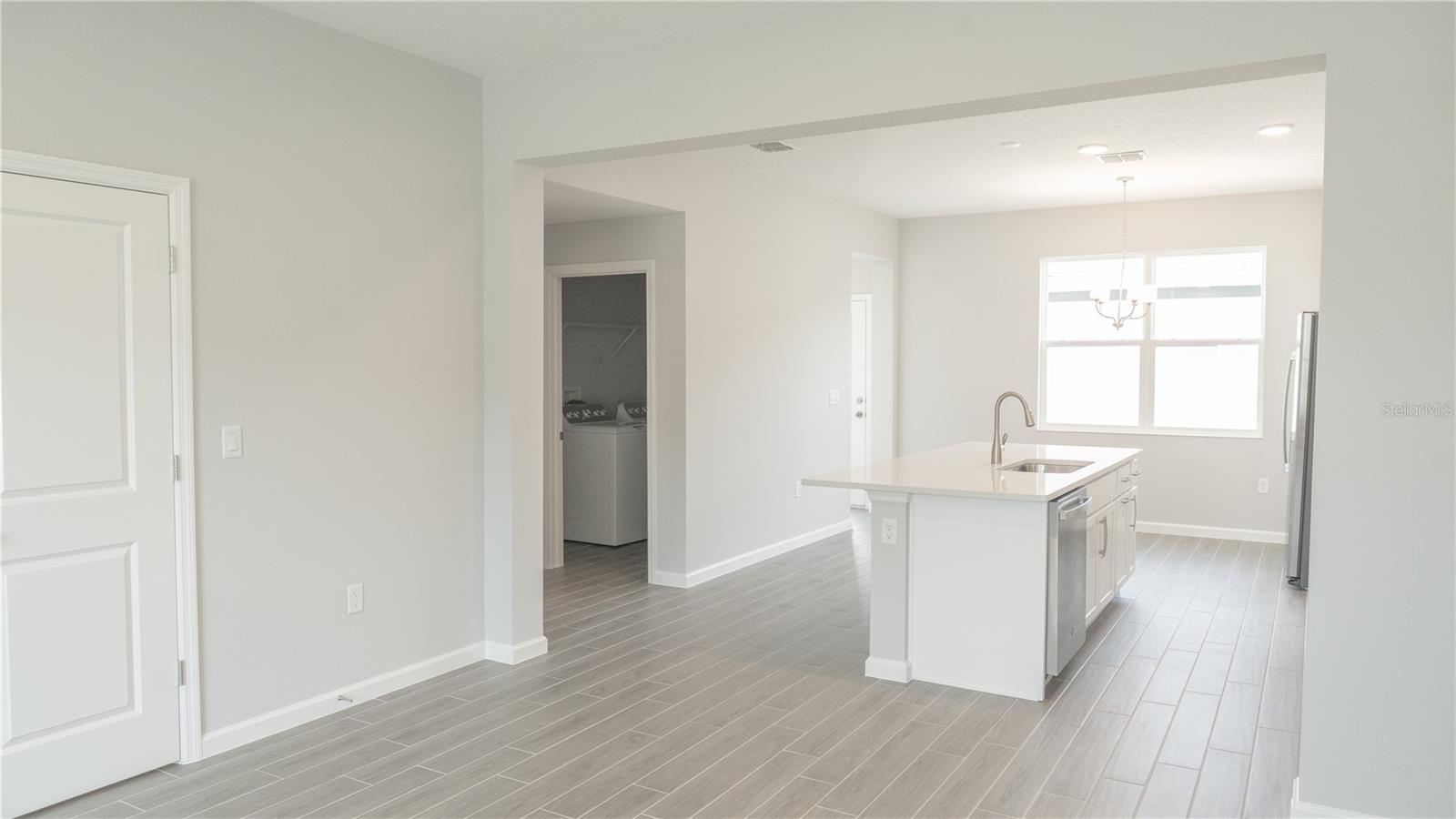 Image 6 of 26 For 583 Pothos Street