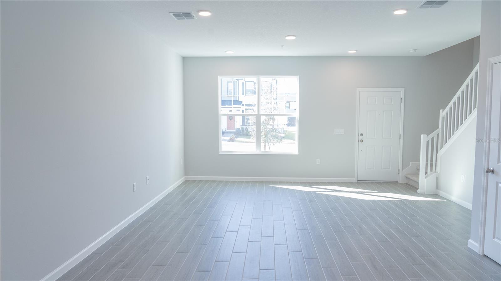 Image 7 of 26 For 583 Pothos Street