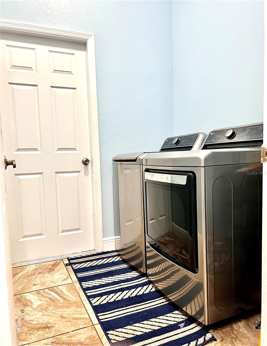 Image 19 of 43 For 2847 Oconnell Drive