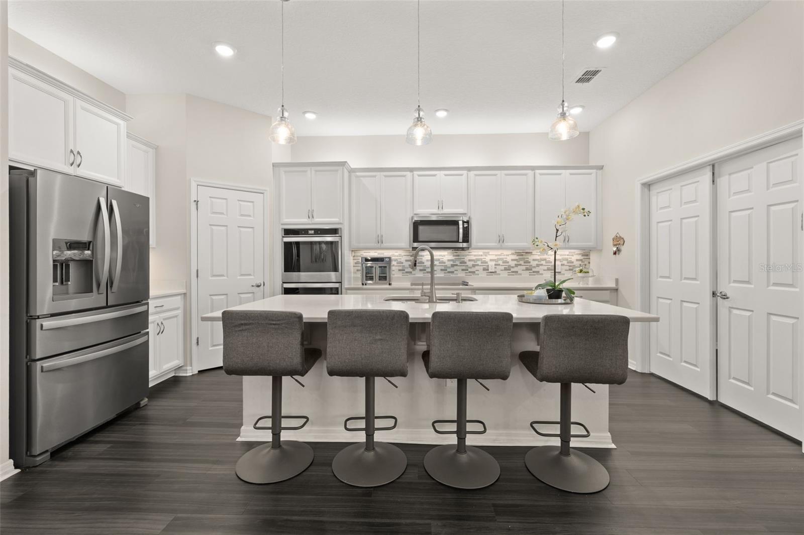 Image 21 of 52 For 9870 Summerlake Groves Street