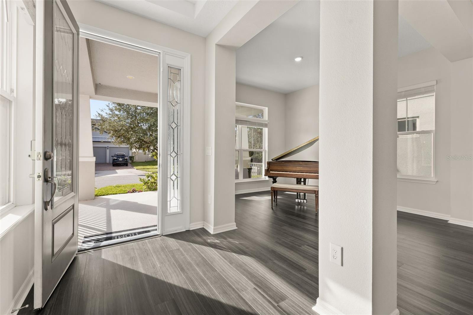 Image 6 of 52 For 9870 Summerlake Groves Street