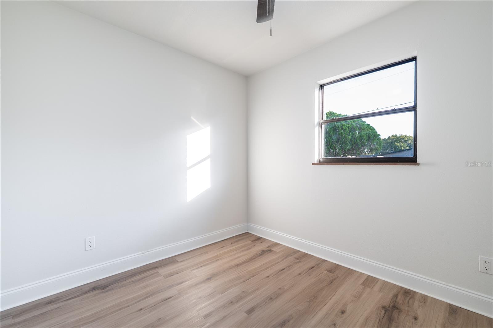 Image 22 of 26 For 245 Amador Circle