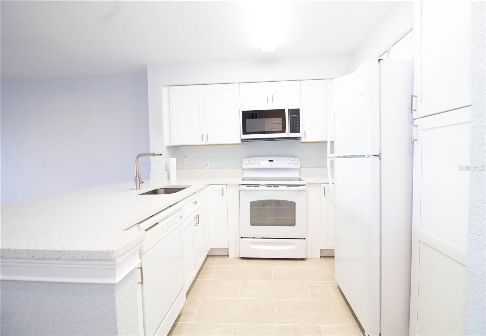 Image 4 of 32 For 14036 Fairway Island Drive 1535