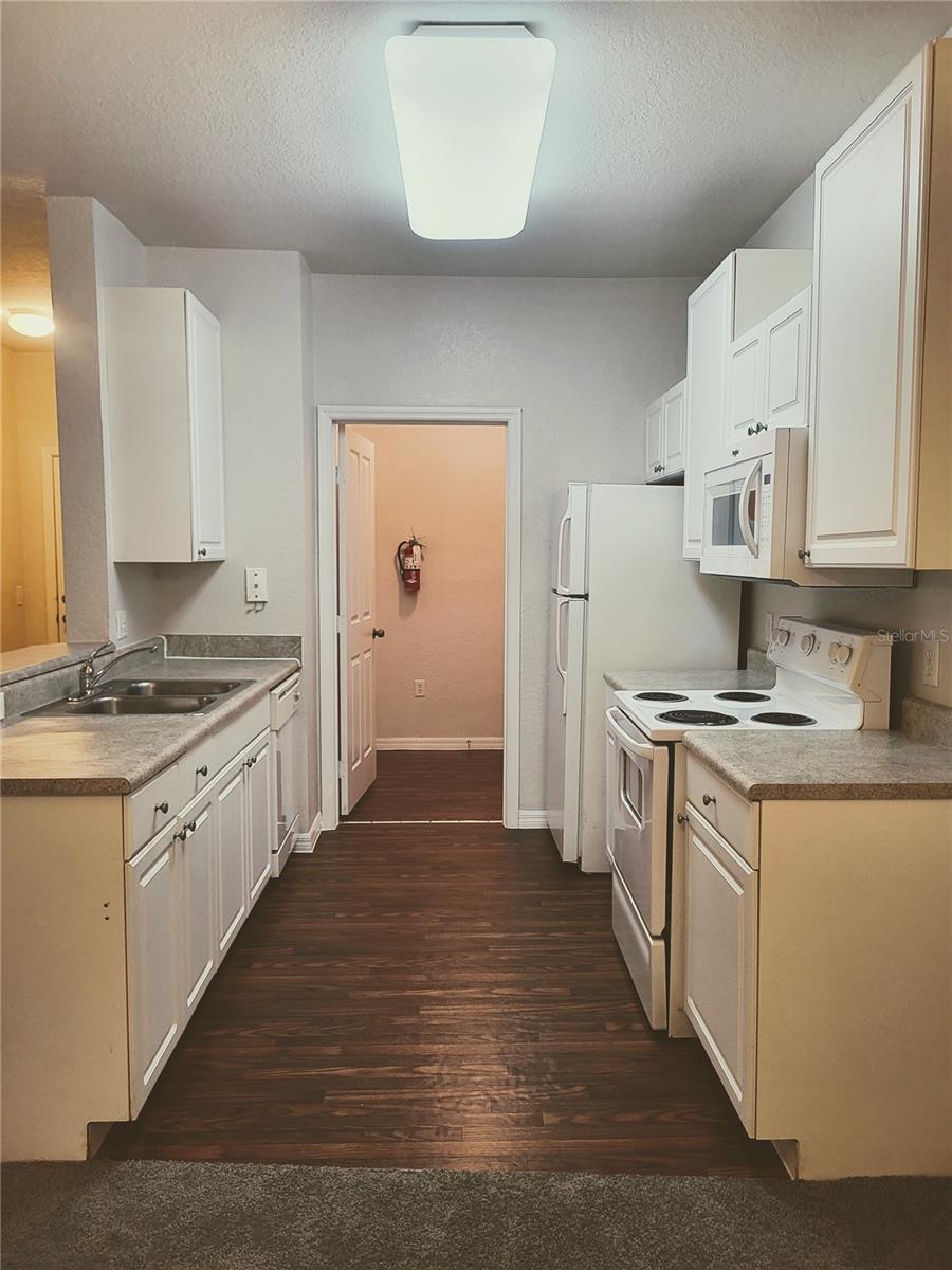 Image 3 of 13 For 6005 Hemingway Circle 6005