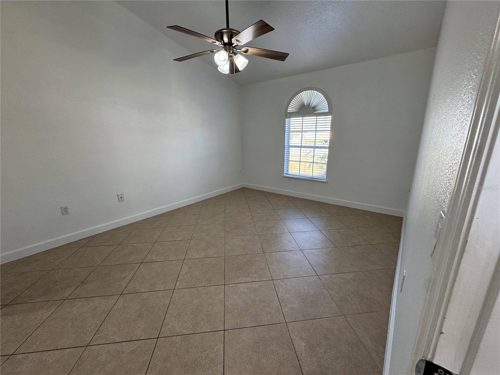 Image 12 of 30 For 14940 Day Lily Court