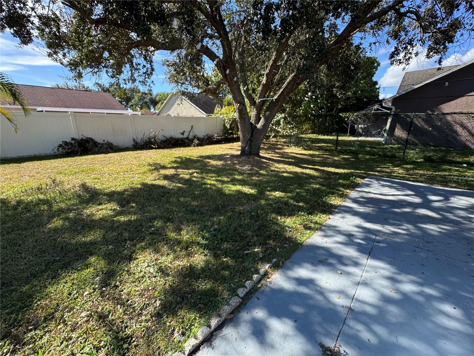 Image 26 of 30 For 14940 Day Lily Court