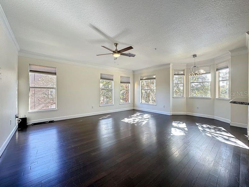 Image 6 of 38 For 8843 Villa View Circle 207