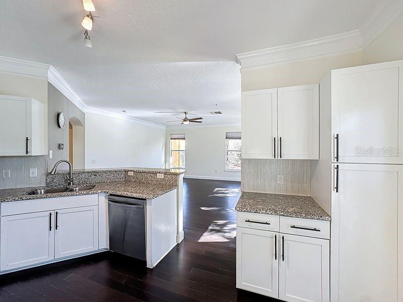 Image 9 of 38 For 8843 Villa View Circle 207