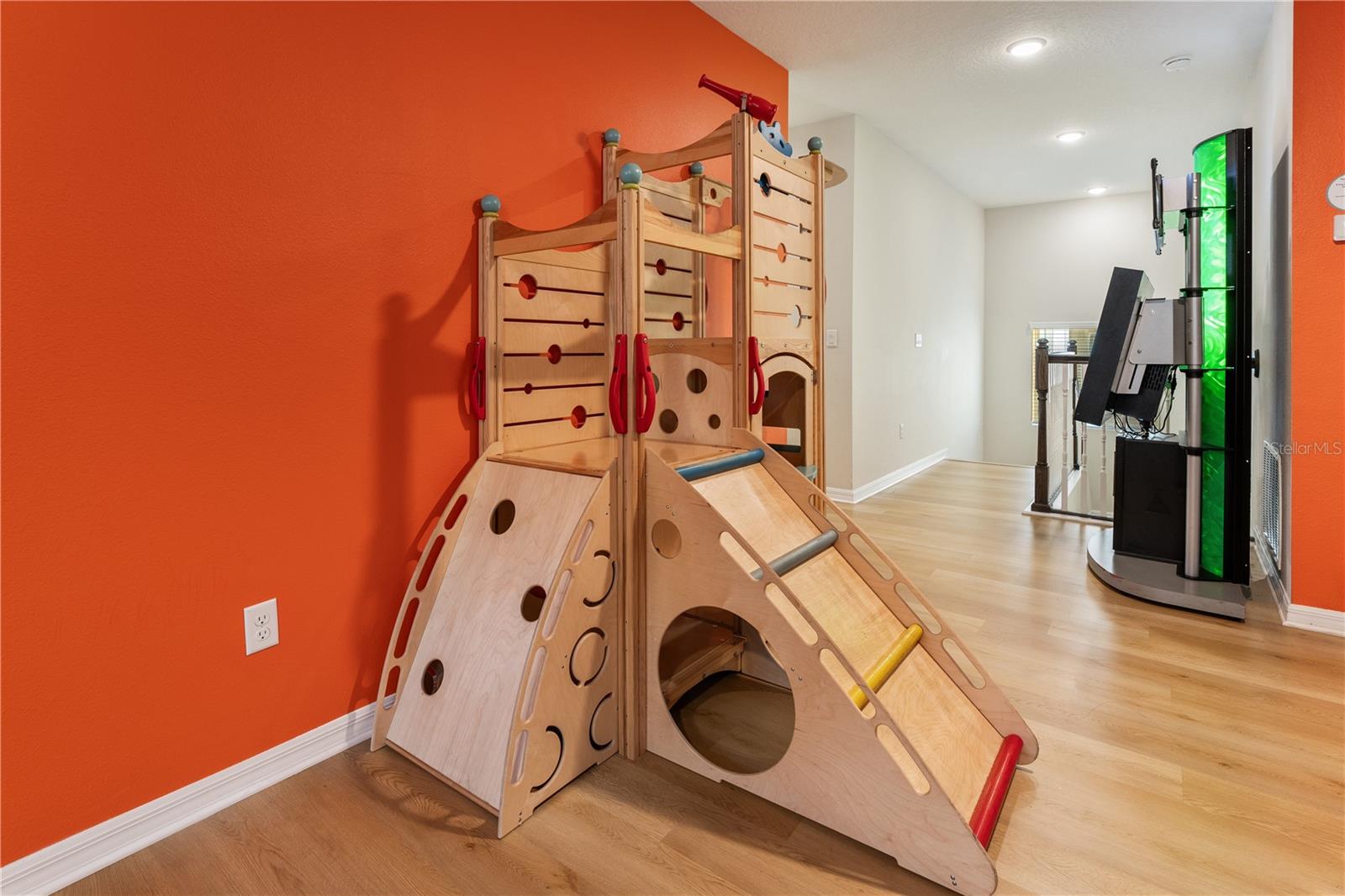 Image 25 of 76 For 1628 Nassau Point Trail