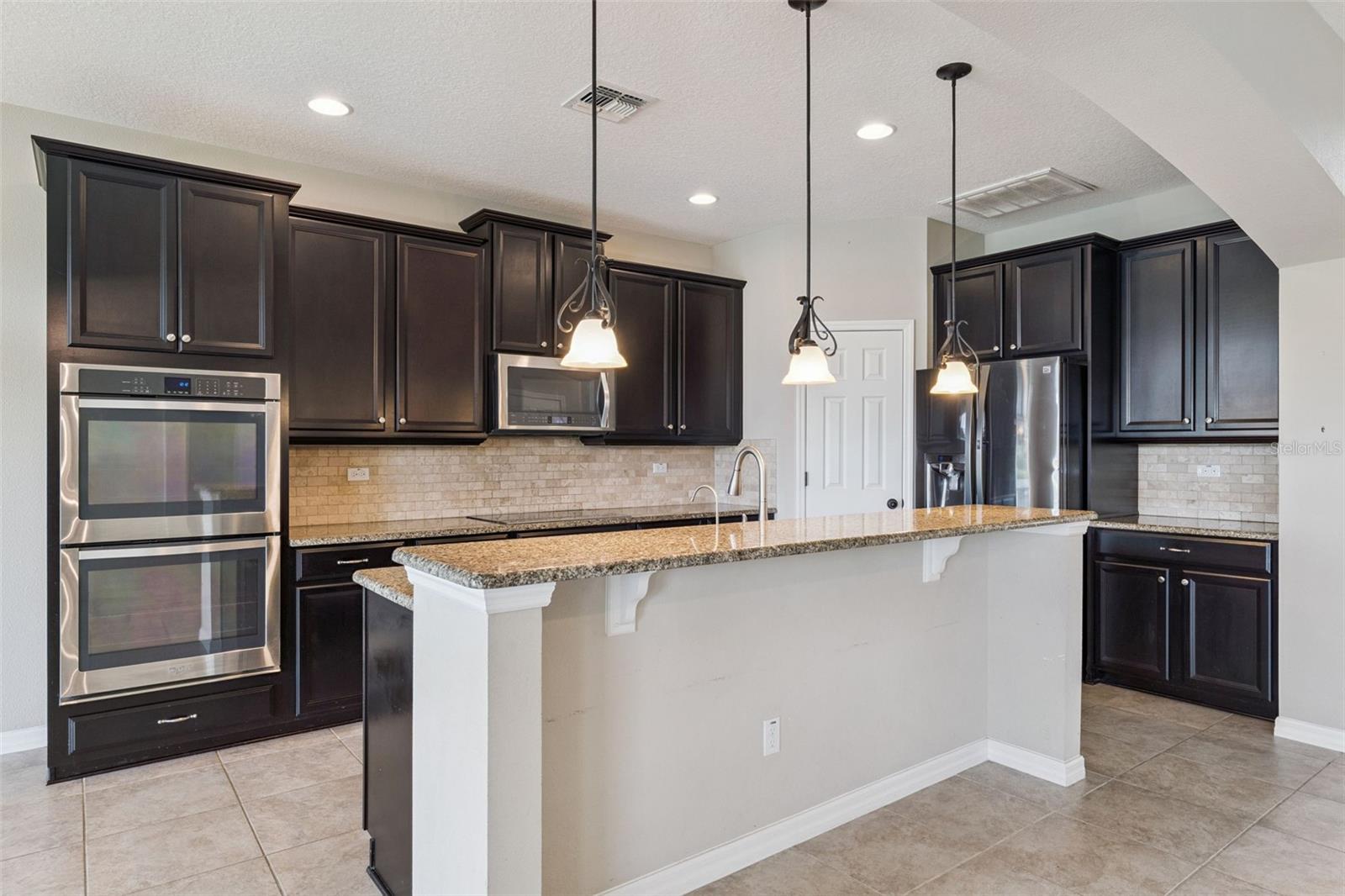 Image 11 of 70 For 1620 Lake Parkway Drive