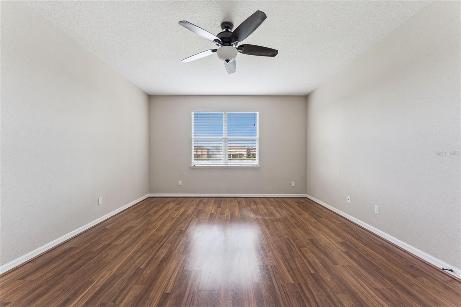 Image 17 of 70 For 1620 Lake Parkway Drive