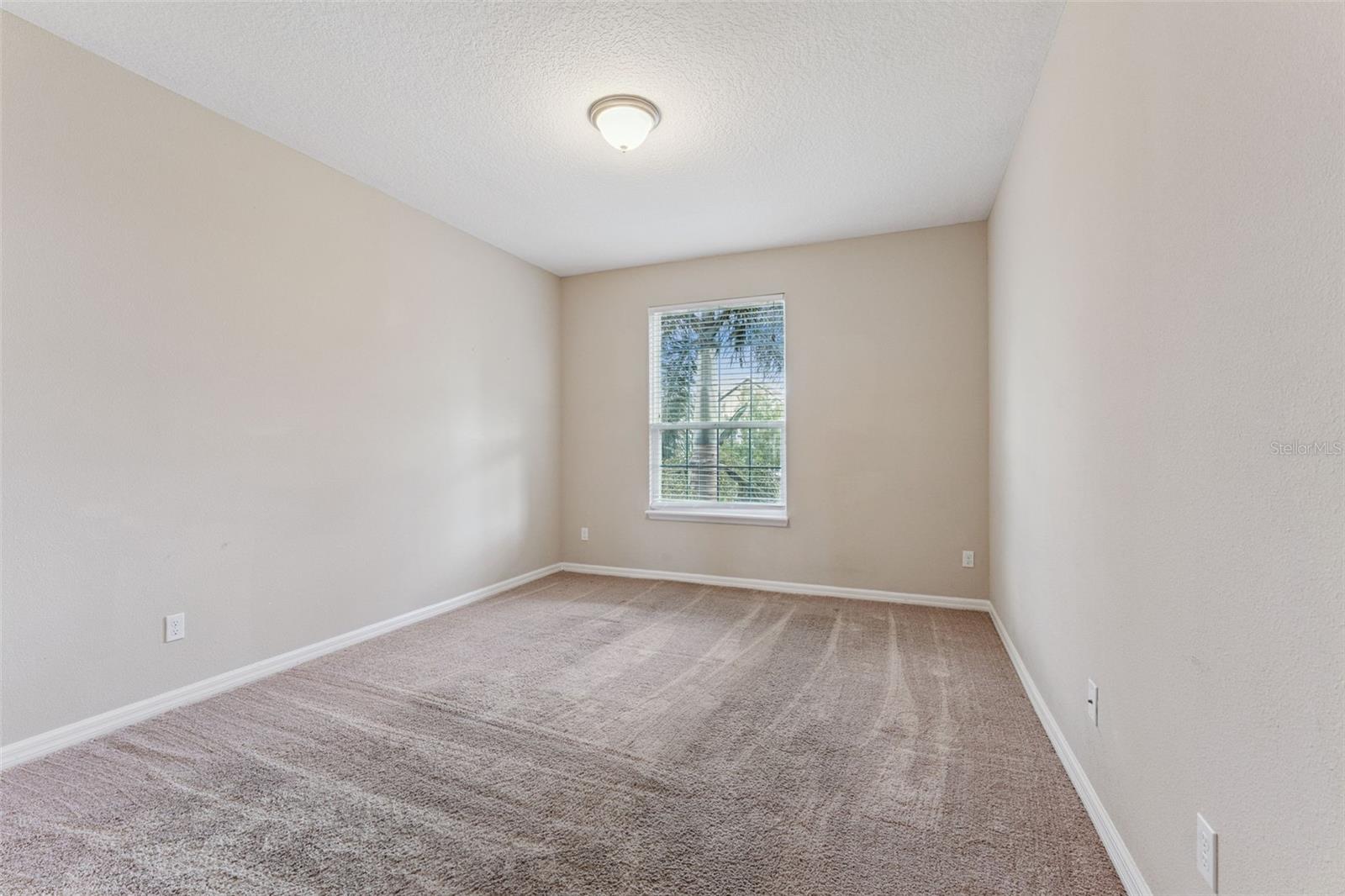 Image 24 of 70 For 1620 Lake Parkway Drive