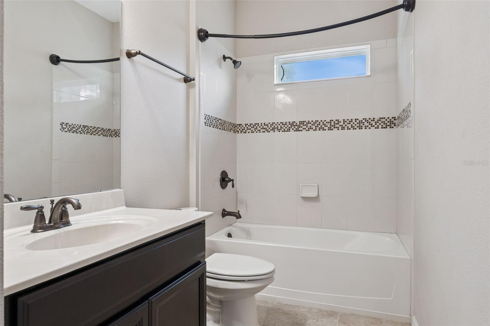 Image 27 of 70 For 1620 Lake Parkway Drive