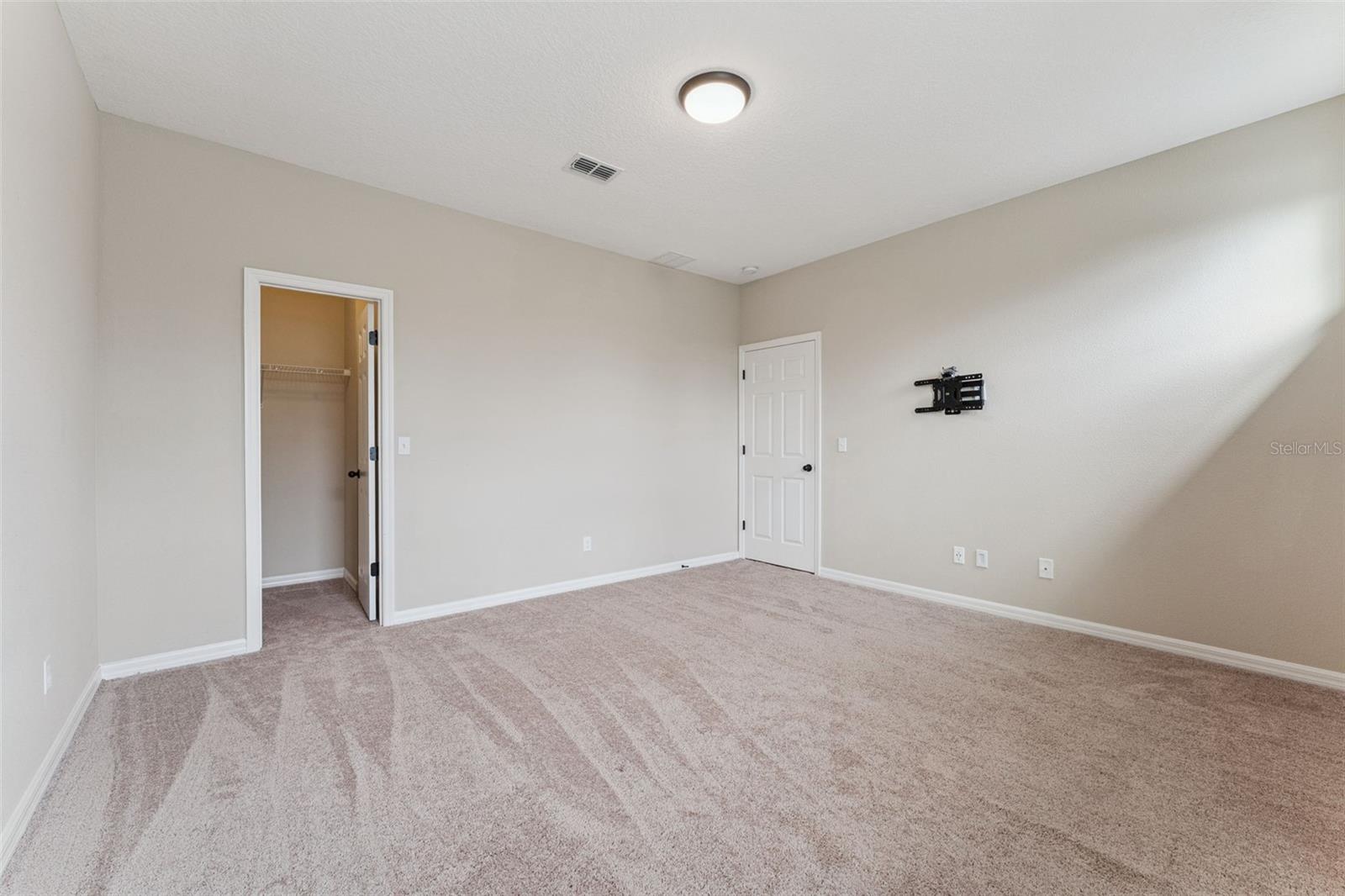 Image 28 of 70 For 1620 Lake Parkway Drive