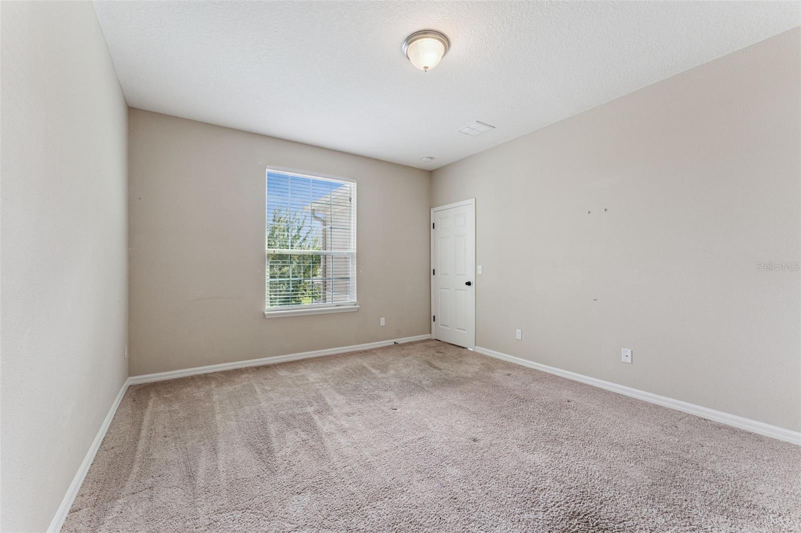 Image 35 of 70 For 1620 Lake Parkway Drive