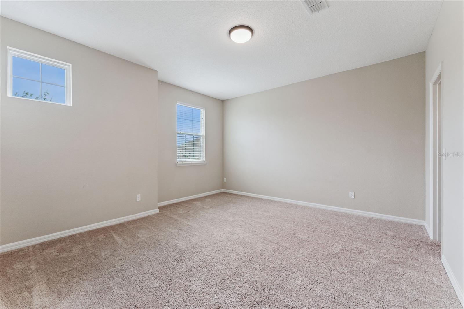 Image 36 of 70 For 1620 Lake Parkway Drive