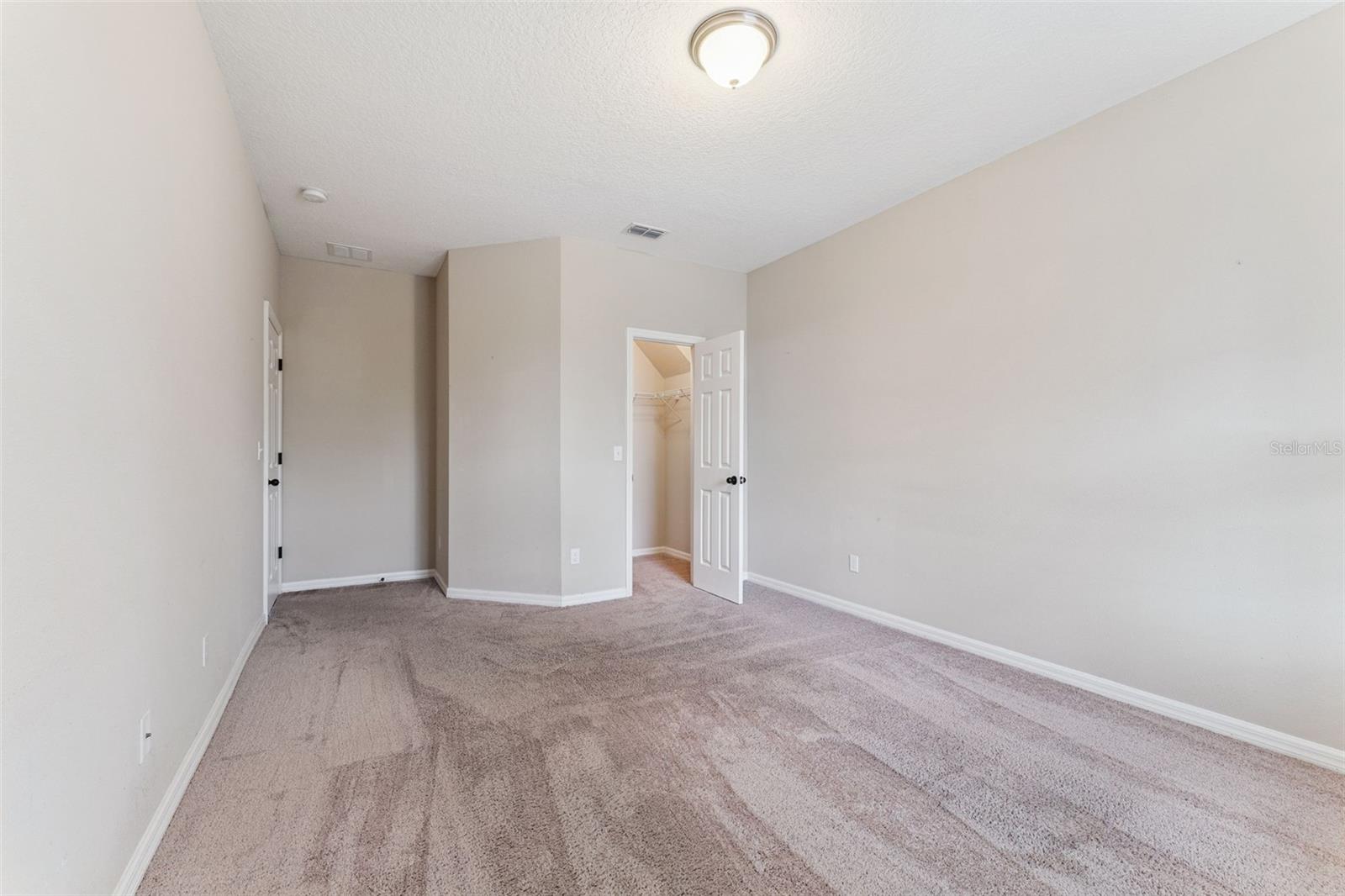 Image 37 of 70 For 1620 Lake Parkway Drive