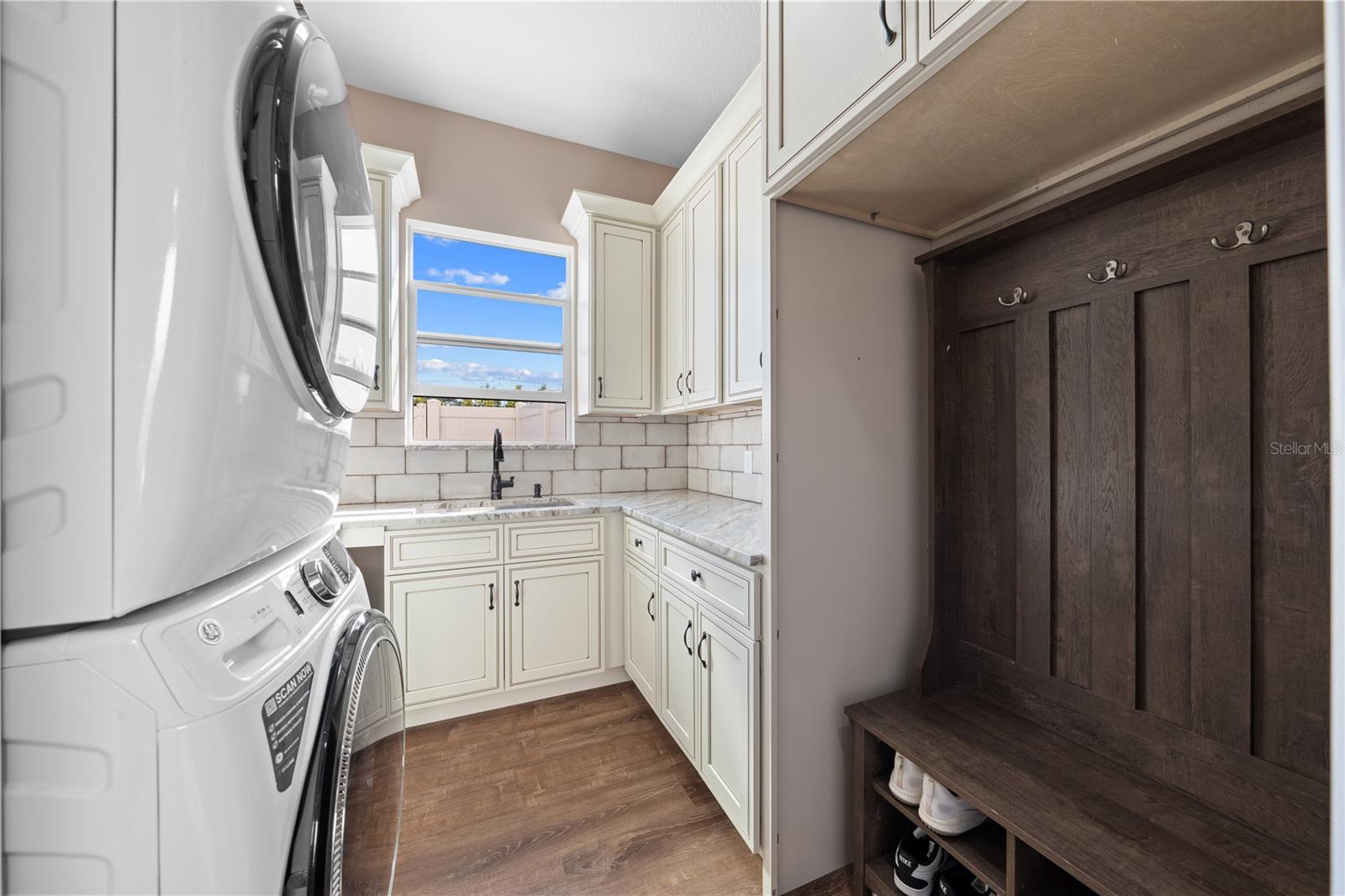 Image 53 of 98 For 2245 Bronco Dr.