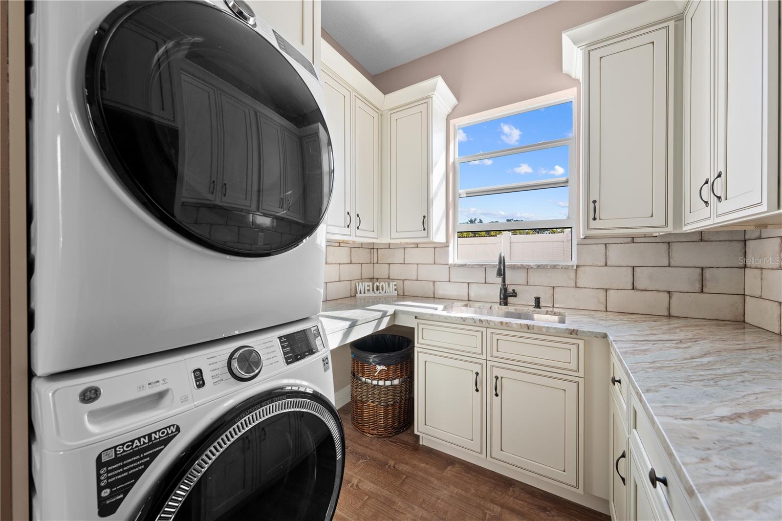 Image 58 of 98 For 2245 Bronco Dr.