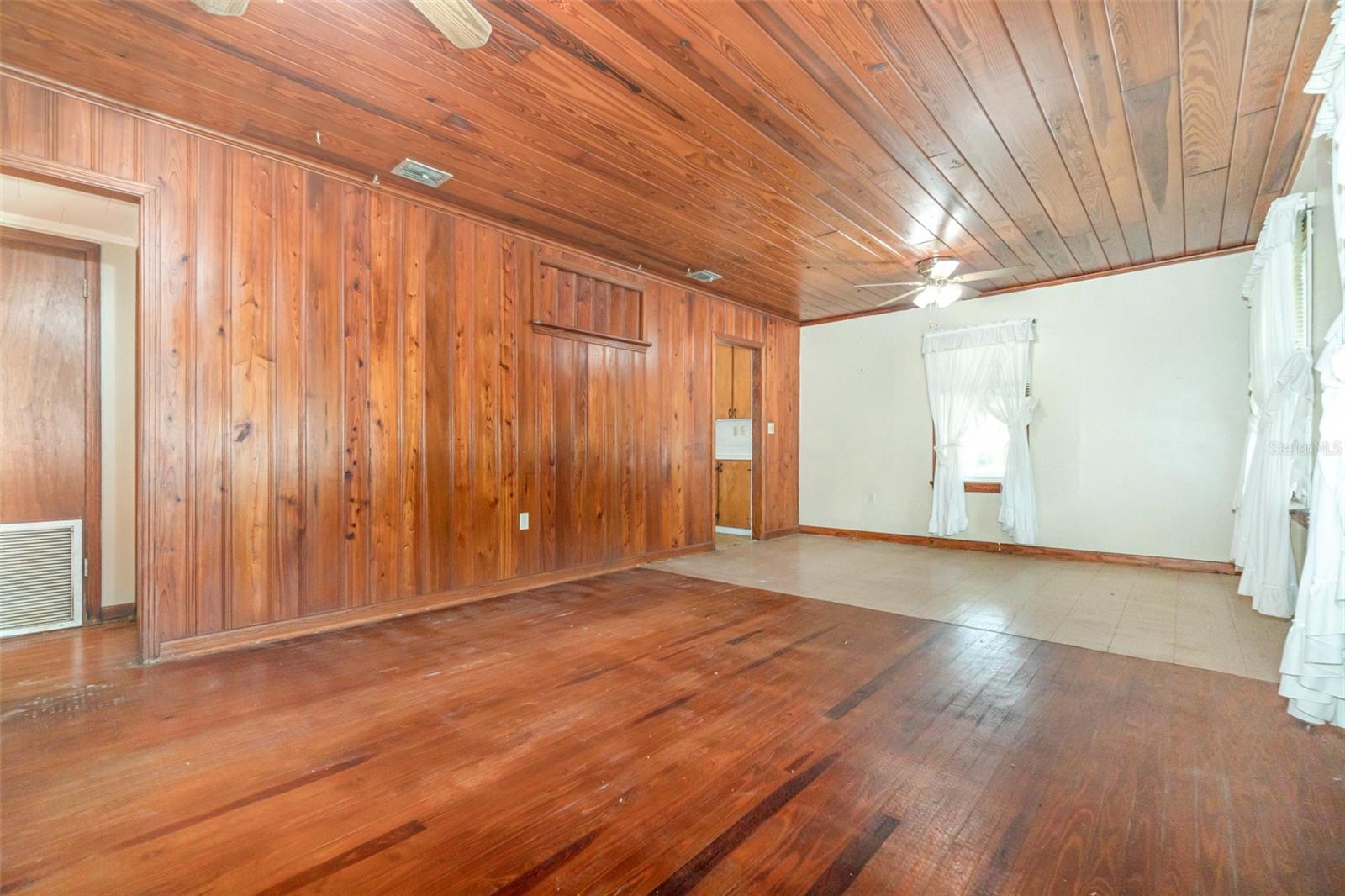 Image 10 of 33 For 903 Forrest Avenue