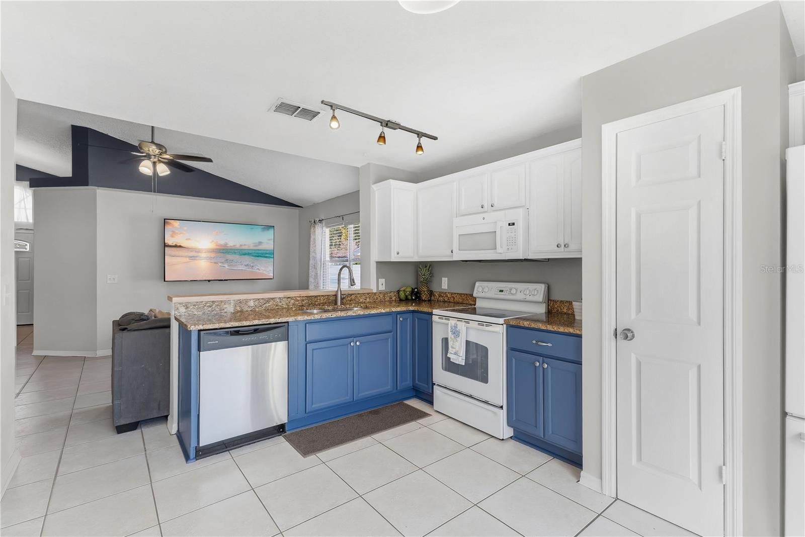 Image 6 of 30 For 3331 Cypress Point Circle