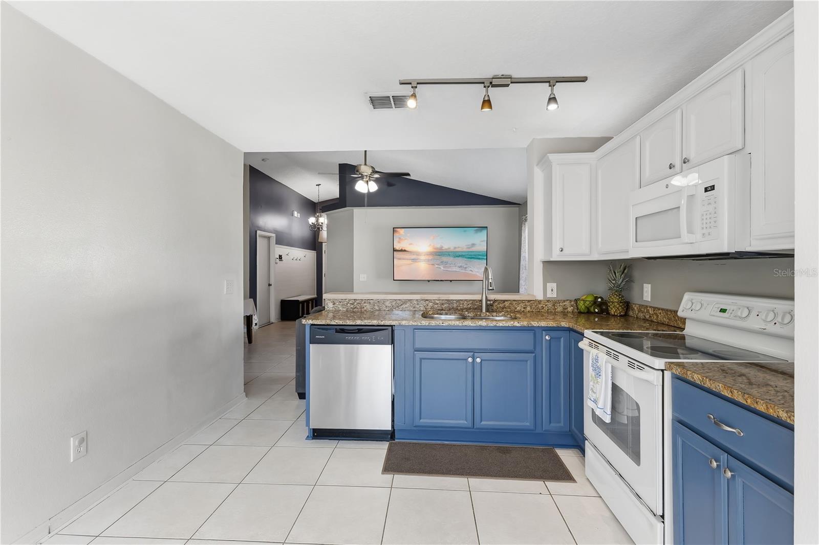 Image 7 of 30 For 3331 Cypress Point Circle