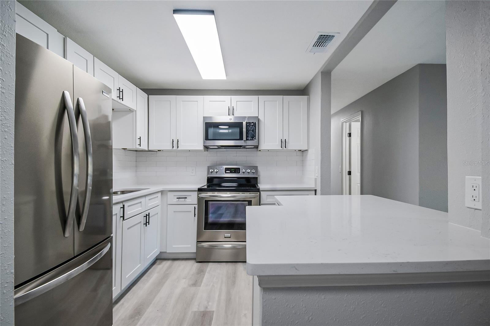 Image 16 of 41 For 352 Lionel Avenue