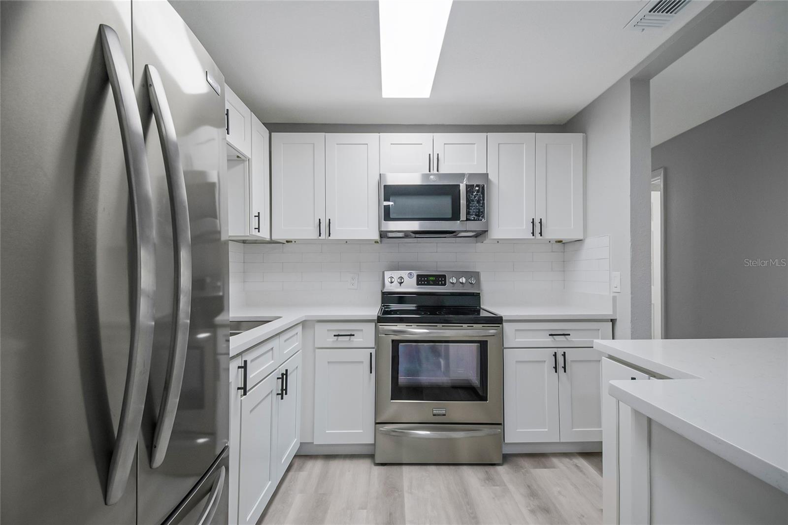 Image 18 of 41 For 352 Lionel Avenue