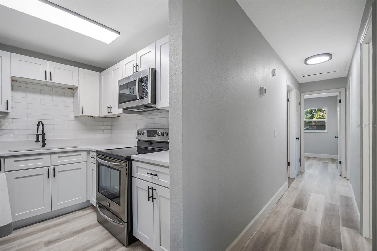 Image 24 of 41 For 352 Lionel Avenue