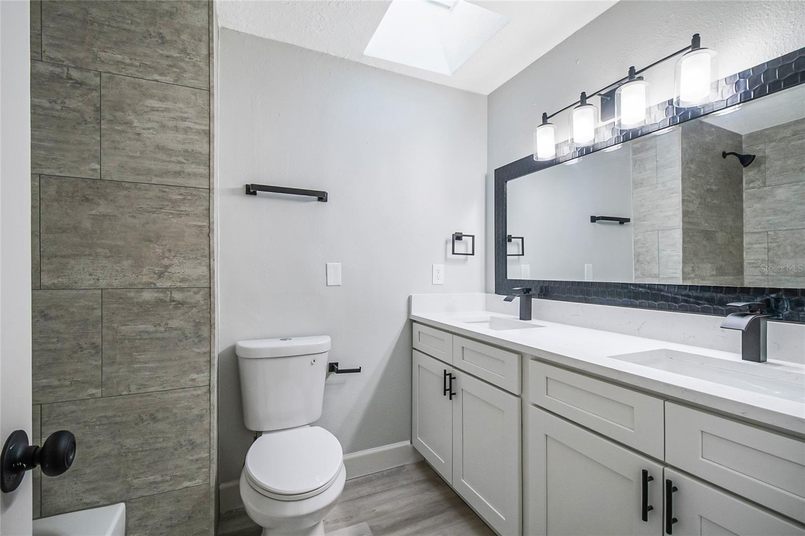 Image 26 of 41 For 352 Lionel Avenue