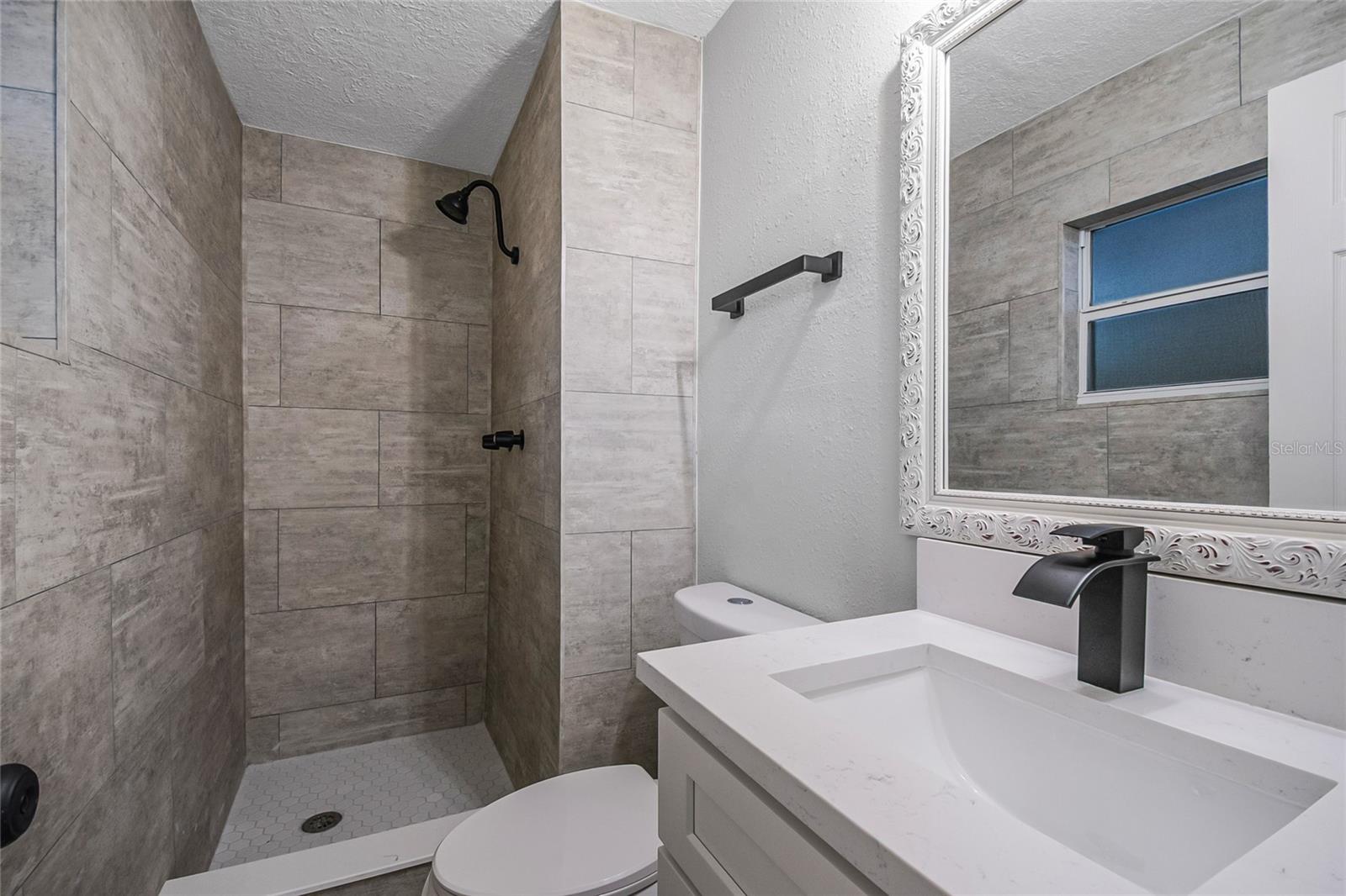 Image 33 of 41 For 352 Lionel Avenue