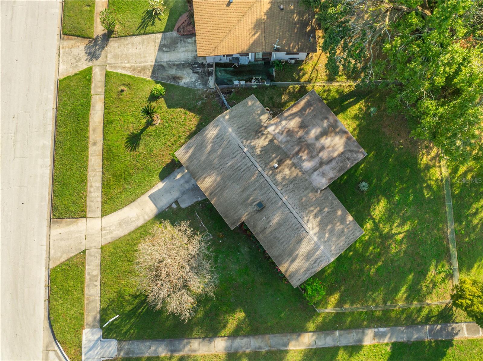 Image 4 of 41 For 352 Lionel Avenue