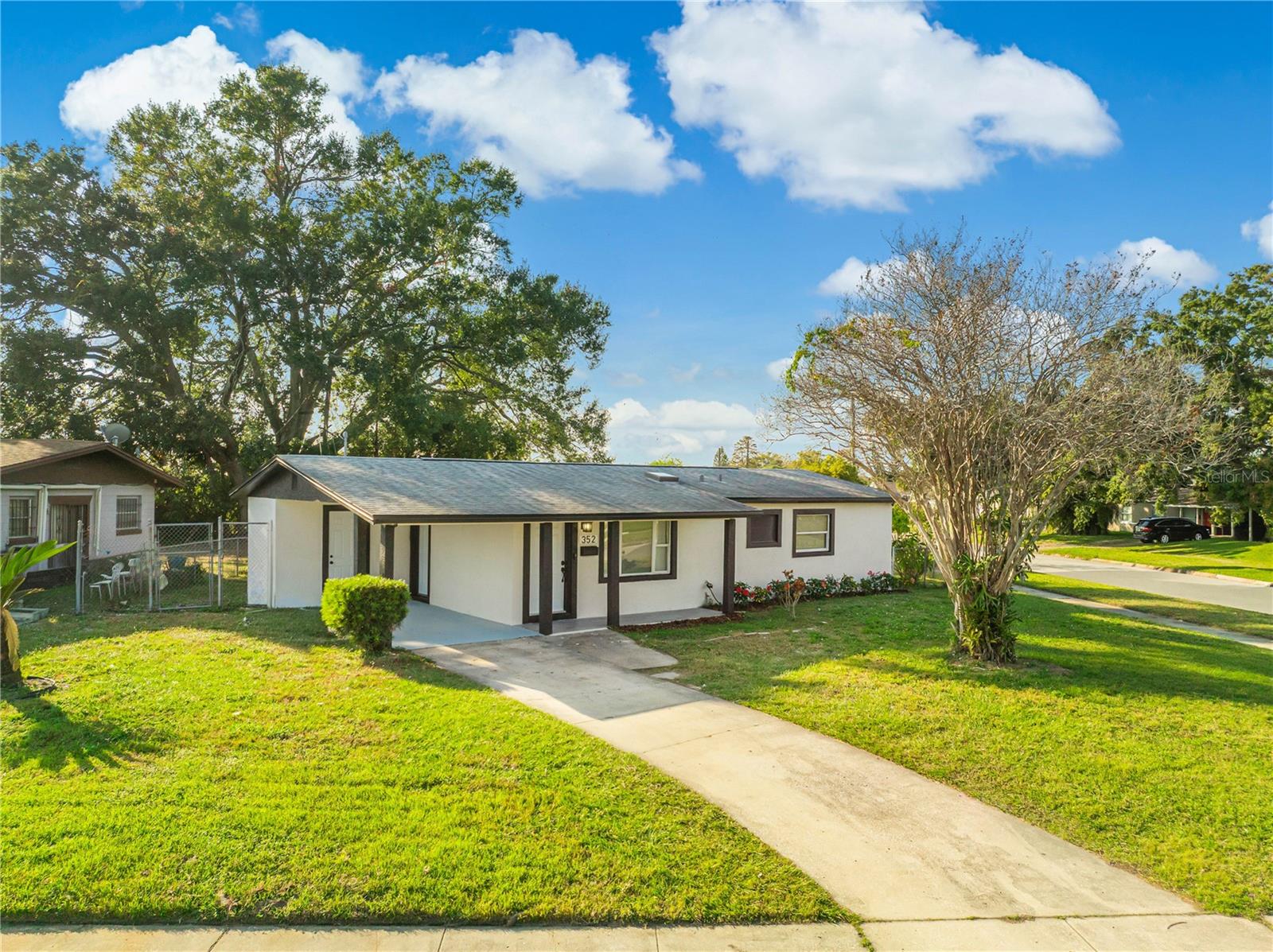 Image 5 of 41 For 352 Lionel Avenue