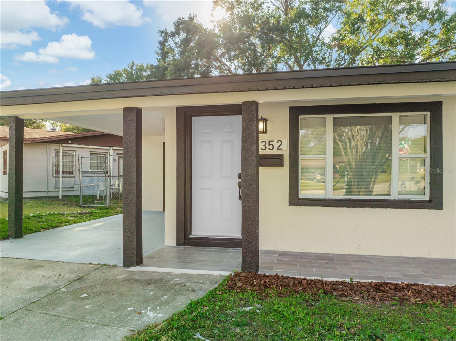 Image 7 of 41 For 352 Lionel Avenue