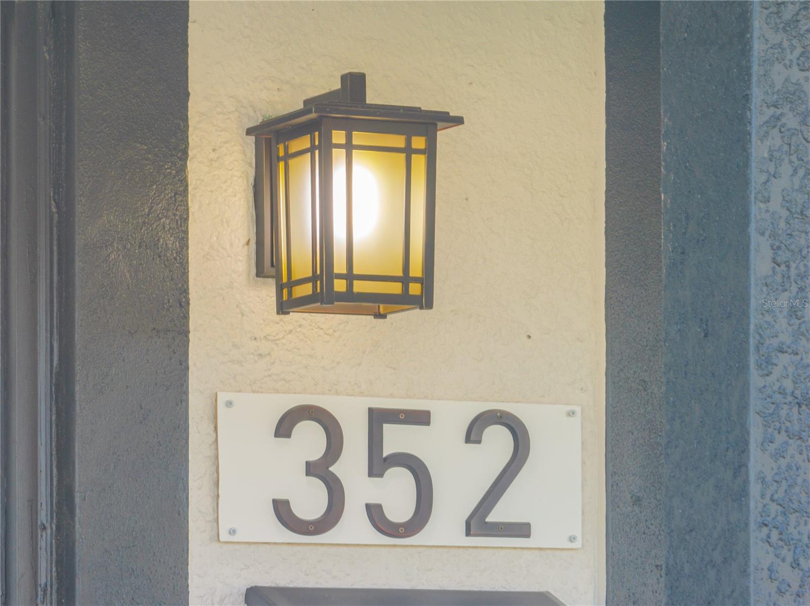 Image 9 of 41 For 352 Lionel Avenue