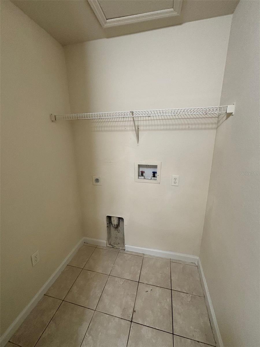 Image 23 of 31 For 2940 Langdon Lane S