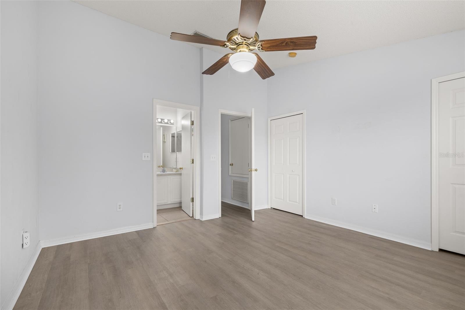 Image 29 of 53 For 6124 Osprey Lake Circle